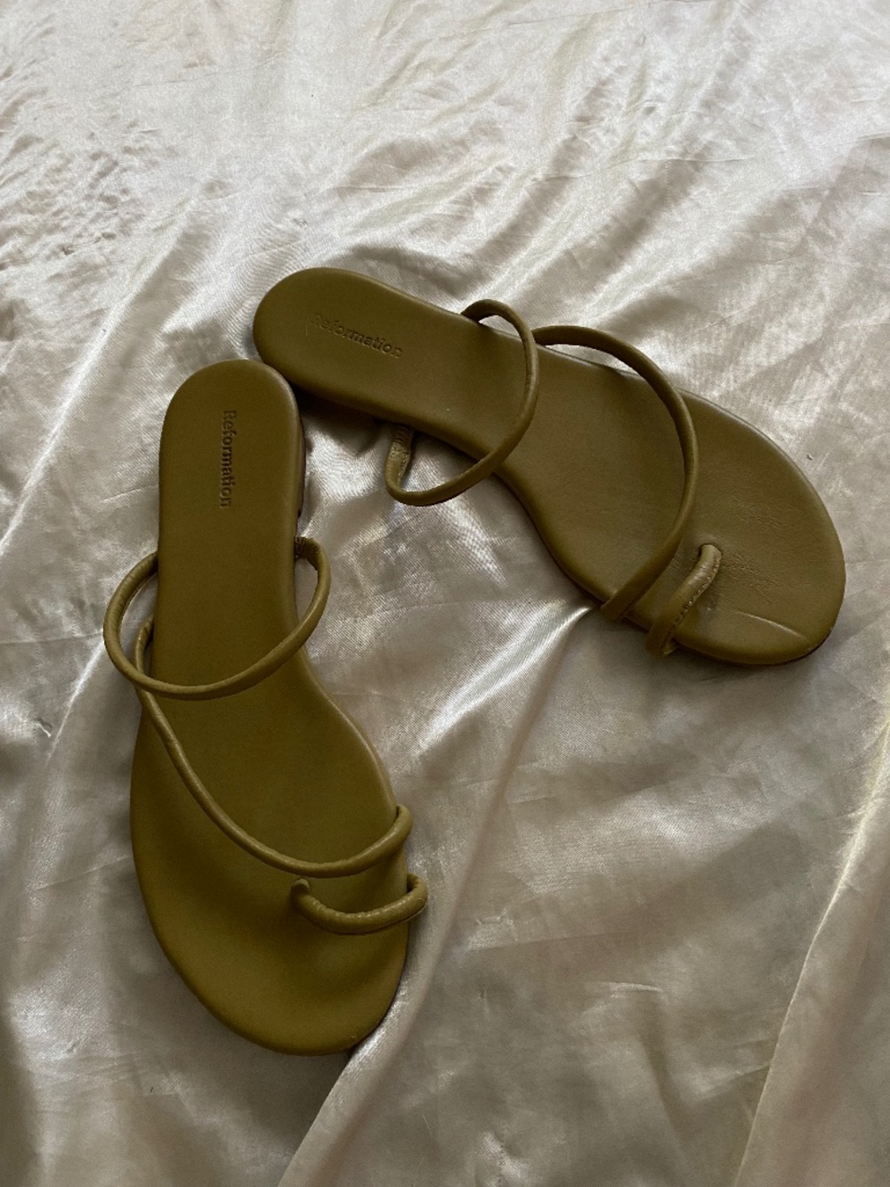 Reformation Ludo Toe Ring Strappy Sandal Green Size 7.5 Minimalist